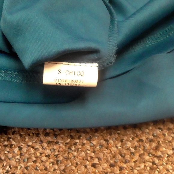 *** STUNNING GOWN *** - Picture 4 of 4